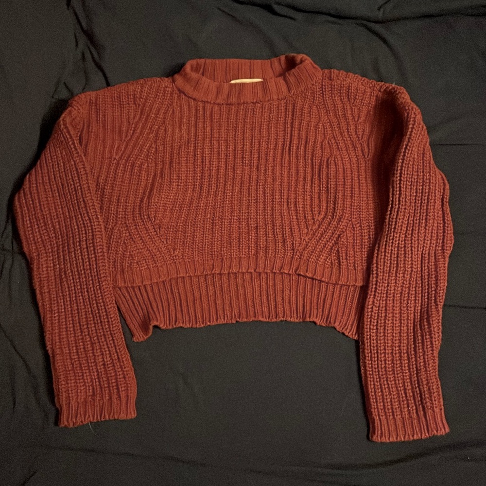 Burgundy knitted crop top sweater
